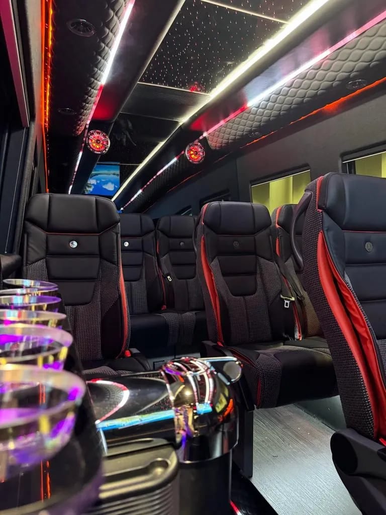 Mercedes-Benz Sprinter, published gallery photograph 1
