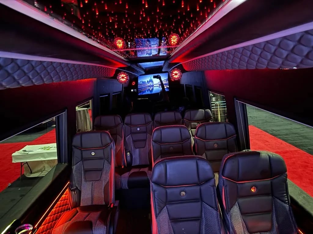 Mercedes-Benz Sprinter, published gallery photograph 3