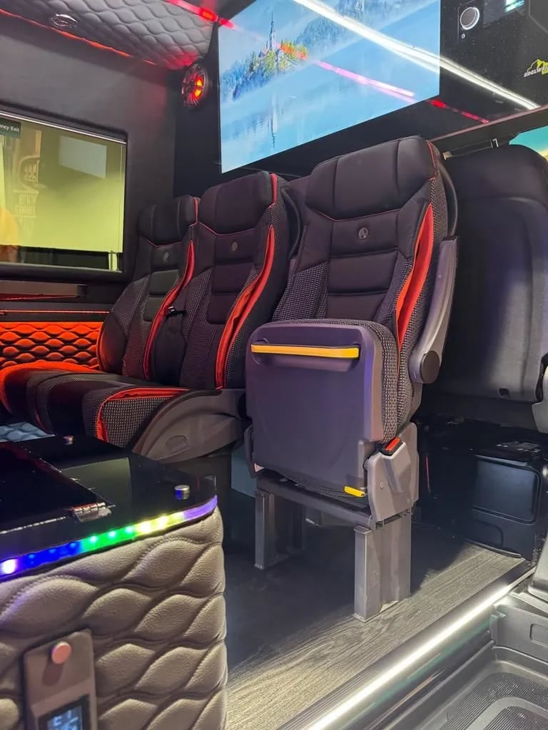 Mercedes-Benz Sprinter, published gallery photograph 4