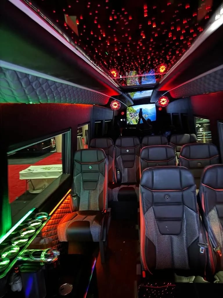 Mercedes-Benz Sprinter, published gallery photograph 5